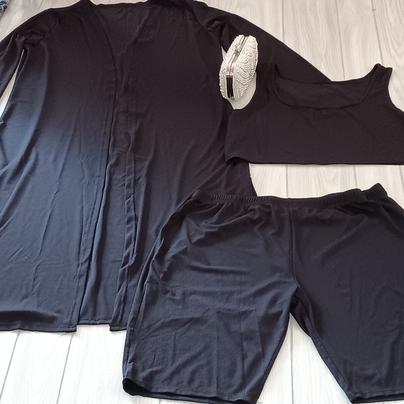 Plus Size Women Solid Color High Crater Short Top And Shorts Three-Piece Set - Picture 11 of 15